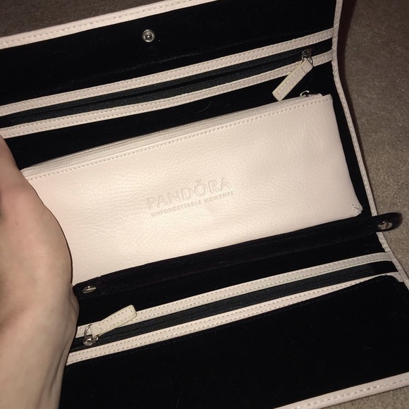 Pandora ‘Unforgettable Moments’ Clutch - Picture 3 of 4